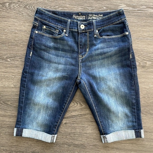 Sz6 Levi’s Signature Modern Skinny Shorts Dark Wash EUC - Picture 6 of 12